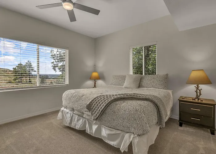 Casa vacanze Breezy Pines Mountain Views Hiking Trails Nearby *